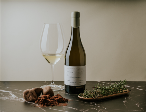 ARÍNZANO LANZA SUS DOS VINOS DEL CHARDONNAY LAB 