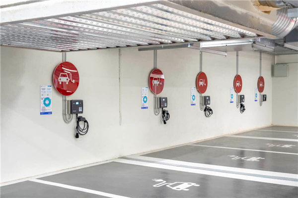 Etecnic gestionará los puntos de recarga en parkings de Núñez i Navarro
