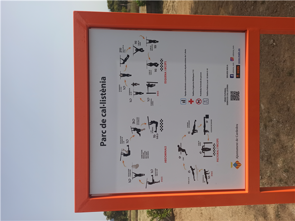 Cardedeu opens a calisthenics park in the Plaza de Miquel Martí i Pol