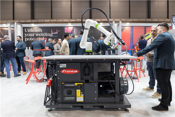 Fronius apuesta por la soldadura colaborativa en Unire