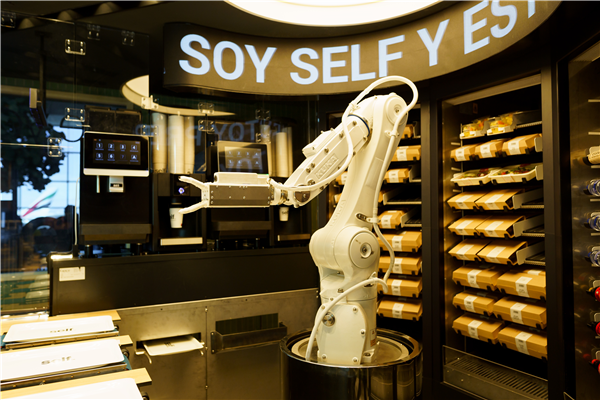 KUKA y Areas impulsan la revolución de la restauración con Inteligencia Artificial en el aeropuerto Josep Tarradellas Barcelona-El Prat
